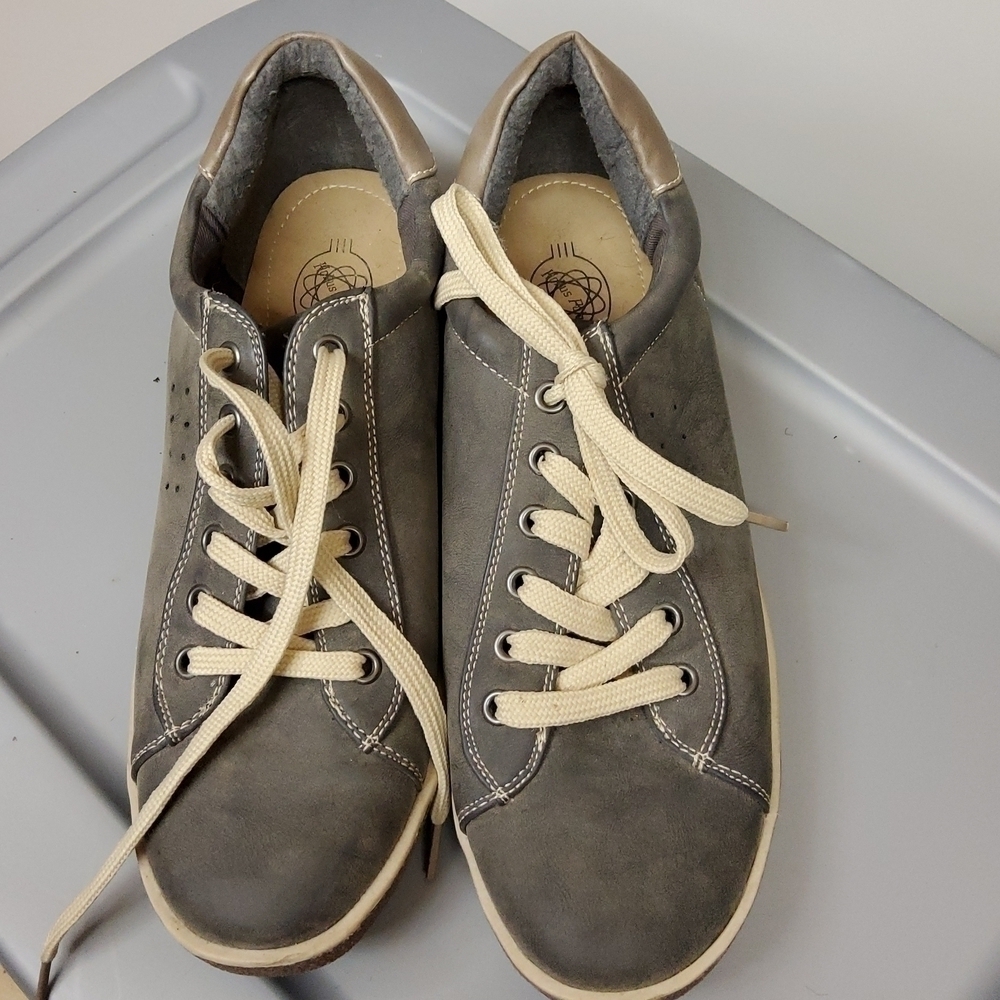 Hokus pokus women's size 10 Madia lace up shoes great condition